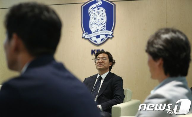 他仍然是曼联最好的后卫，但他在队里这两年半里，他的伤病一直都是问题，瓦拉内已经因伤缺席了曼联的37场比赛，无论曼联做出什么决定，本赛季都可能是瓦拉内在队的倒数第二个赛季。